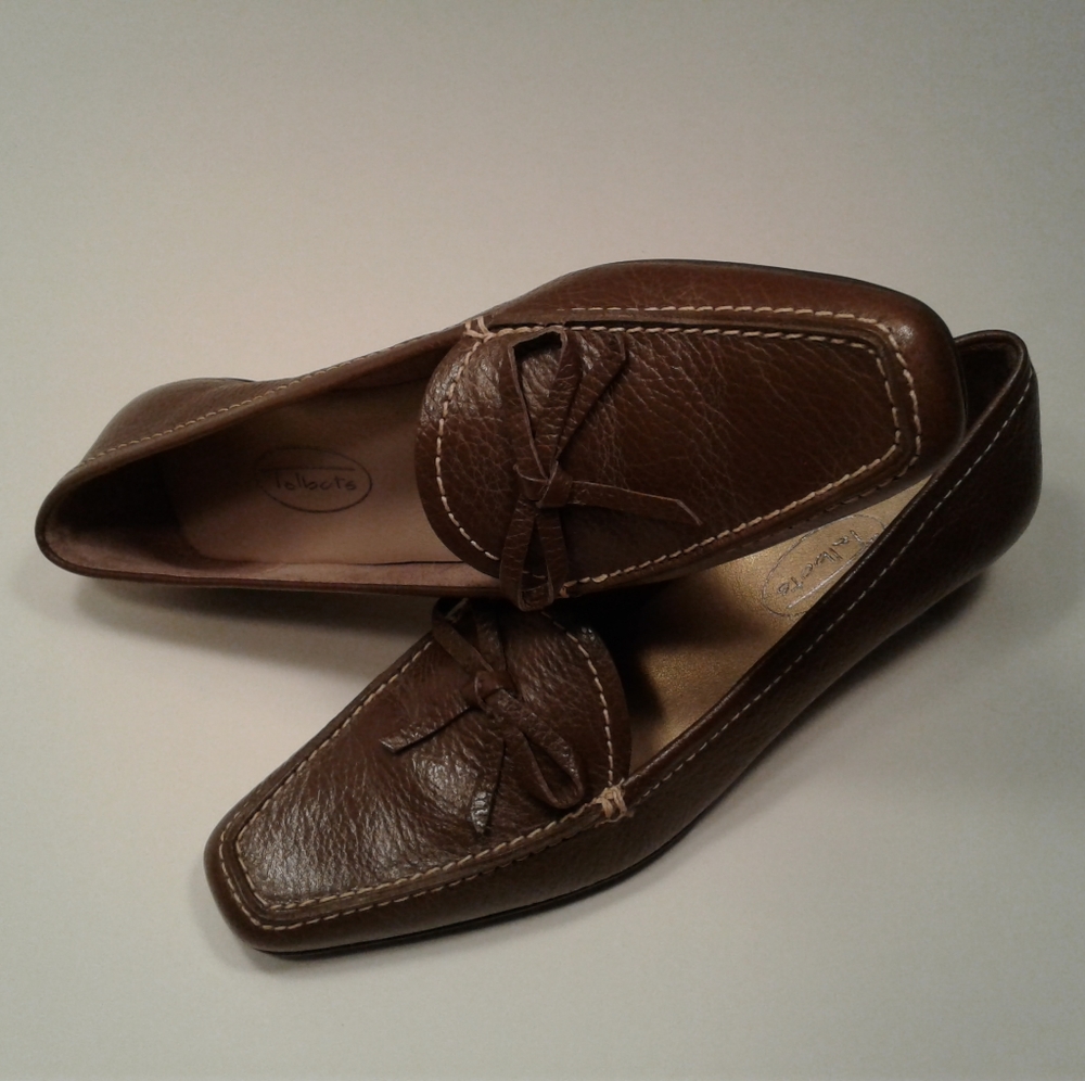 Talbots, Tuscan Brown, 1.5" heels size 5.5M NWT